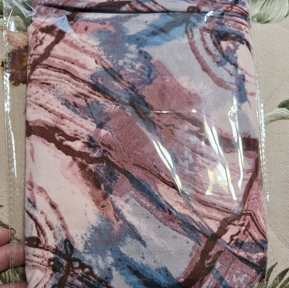 #155 LuLaRoe/Etc.  LEGGINGS IN TC2 (18W - UP)See Below - Picture 3 of 12